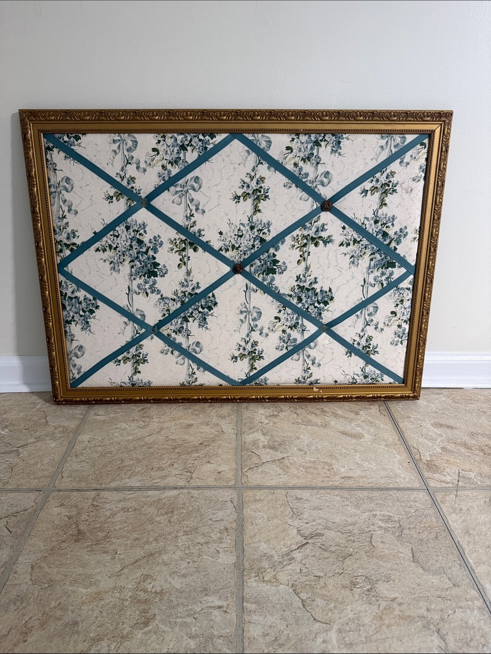 Shabby Chic, Your choice: Clothes pin burlap bulletin board or